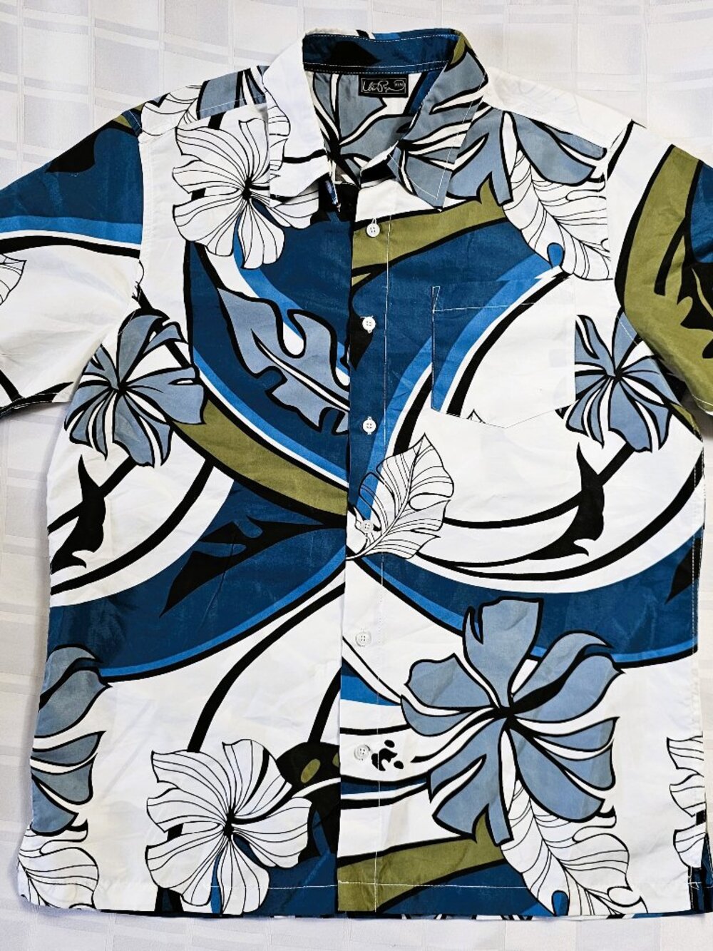 MEN'S BUTTON UP FRONT SHORT SLEEVE FLOWER HAWAIIAN VACATION SHIRT SIZE MEDIUM